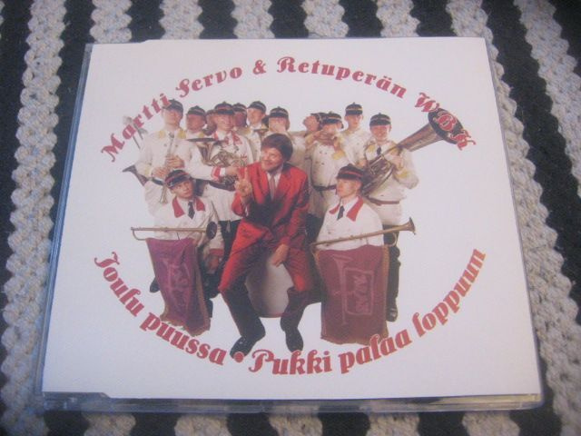 Martti Servo & Retuperän WBK - Joulu puussa (cds)