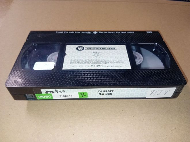 VHS TANSSIT ( Le Bal ) SIS POSTIKULU
