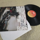 MILES DAVIS - The Man With The Horn LP - pikkukuva 1