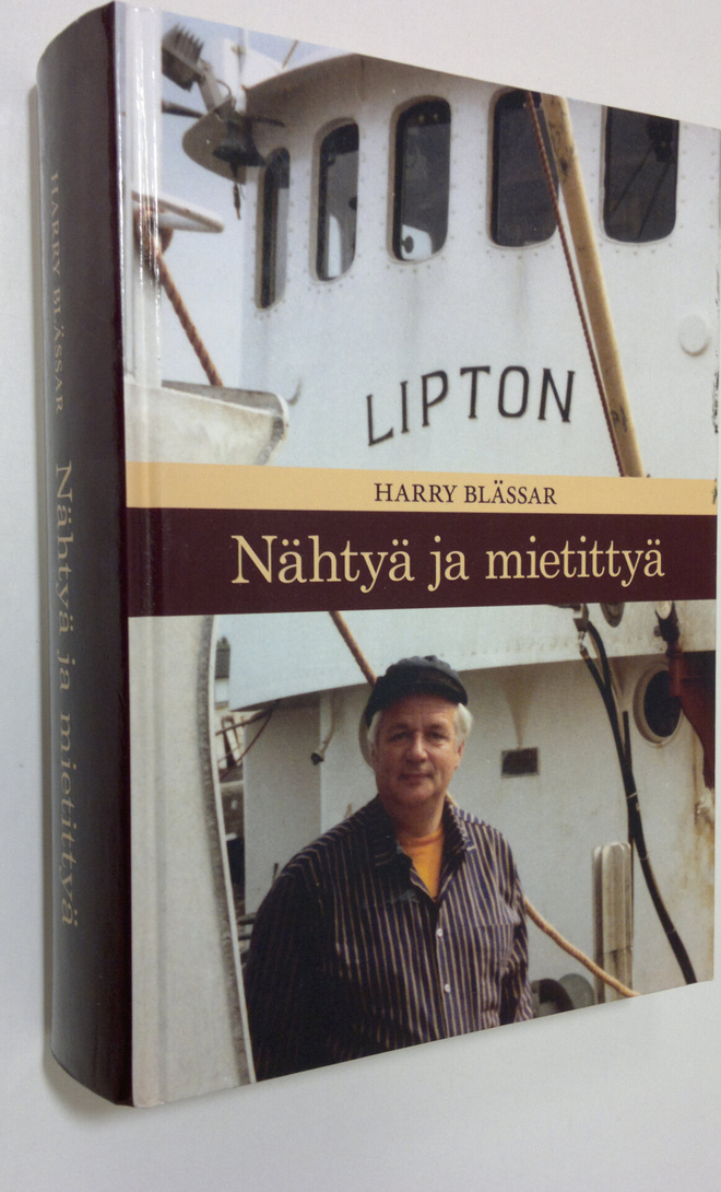 Harry Blässar : Nähtyä ja mietittyä (signeerattu)