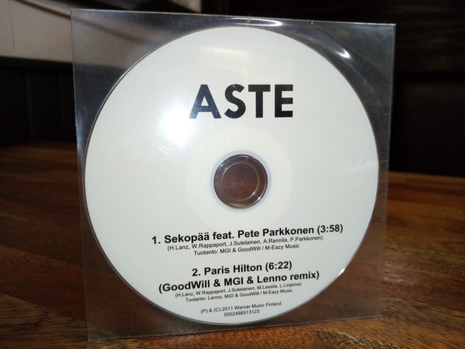 CDS Aste :  Sekopää ( SIS POSTIKULU)