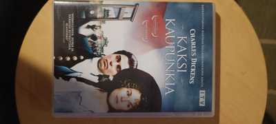 Kaksi kaupunkia (1980) Charles Dickensin minisarja