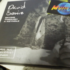 DAVID BOWIE - SPYING THROUGH A KEYHOLE M-/M- 4x7'' BOKSI - pikkukuva 1