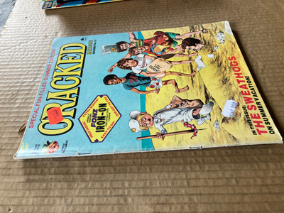 CRACKED MAGAZINE NOVEMBER 1976