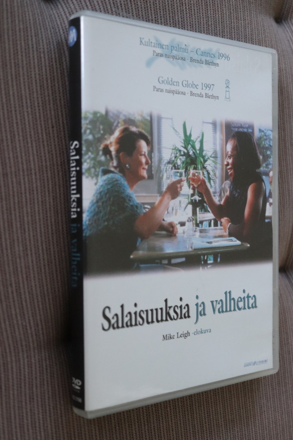 DVD Salaisuuksia ja valheita ( 1996 Mike Leigh )