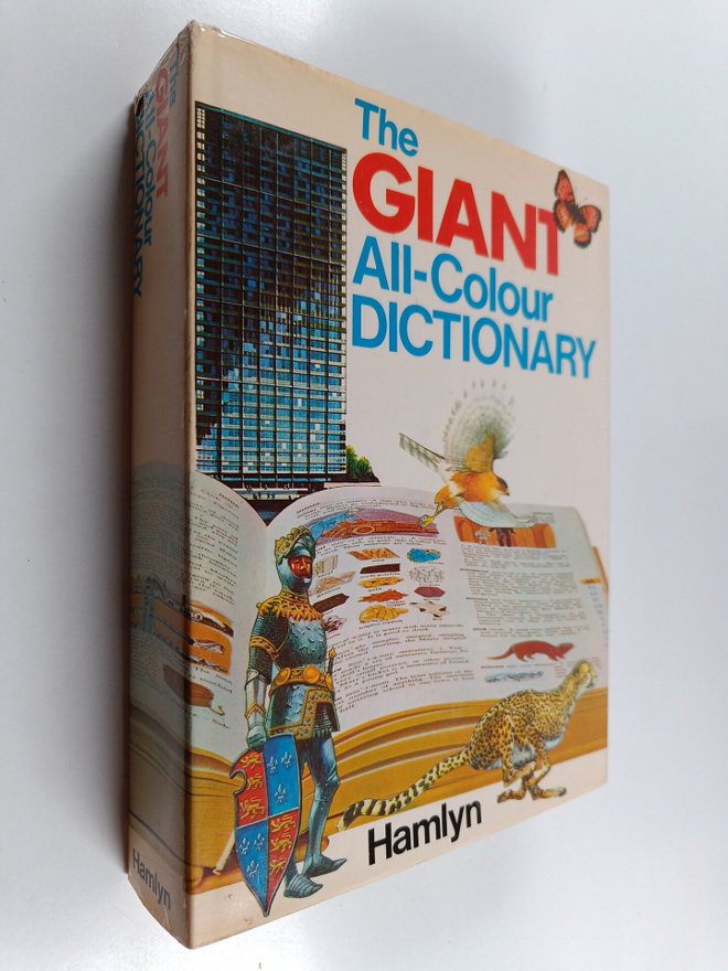 Stuart A. Courtis ym. : The Giant All-colour Dictionary