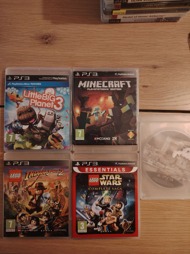 PS3 pelinippu, mm. minecraft ja lego