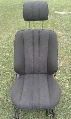 Etuistuin, oikea - MB W210