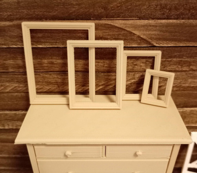 Nukkekoti miniatyyri kehykset 4 kpl 1:12
