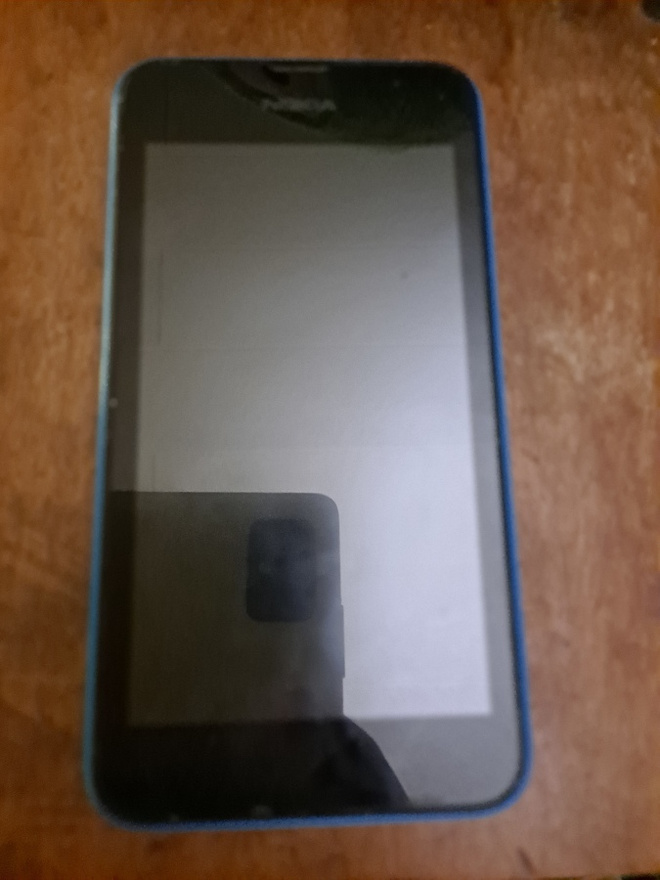 Sininen Nokia Lumia 530 puhelin