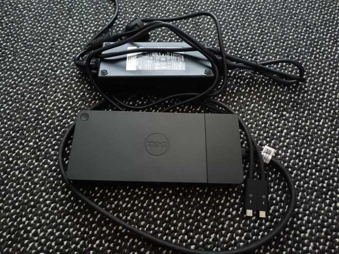 Dell WD19DC Performance Dock telakka ja 240w laturi