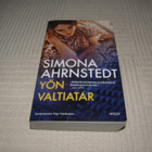 Simona Ahrnstedt Yön valtiatar -pok - pikkukuva 1