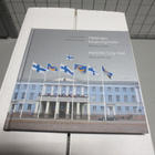 HELSINGIN KAUPUNGINTALO HELSINKI CITY HALL (suomi/englanti) - pikkukuva 1