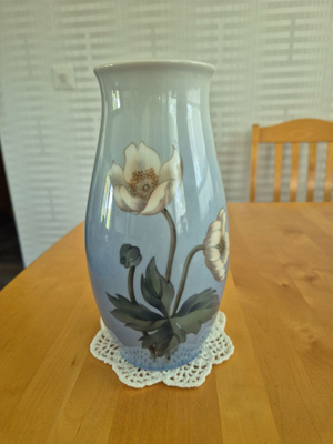 Bing and Grondahl Art Nouveau -maljakko nro 342-5249 RV