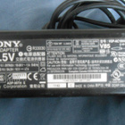 Alkuperäinen Sony adapter/ laturi. - pikkukuva 1