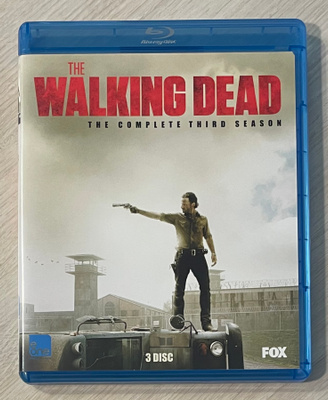 WALKING DEAD: Kausi 3 (2012-2013) uusi ja muoveissa