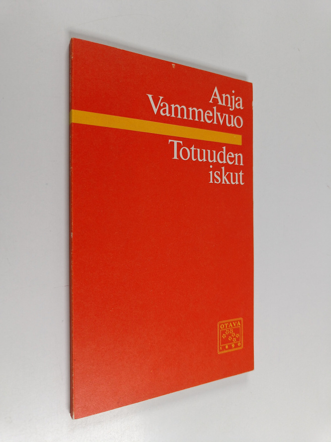Anja Vammelvuo : Totuuden iskut : runoja