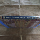Monty Python's Holy Trinity (Bluray) (3 levyä) - pikkukuva 3