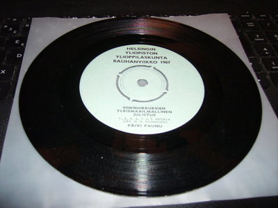 7" single : Ihmisoikeuksien Yleismaailmallinen Julistus