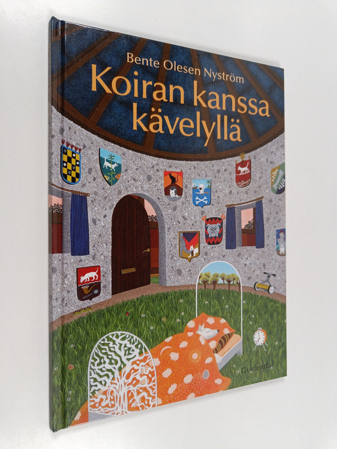 Bente Olesen Nyström : Koiran kanssa kävelyllä