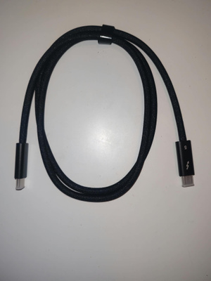 Thunderbolt 5 -kaapeli (1m) - 16K / 60Hz 120 GB/S 240W musta