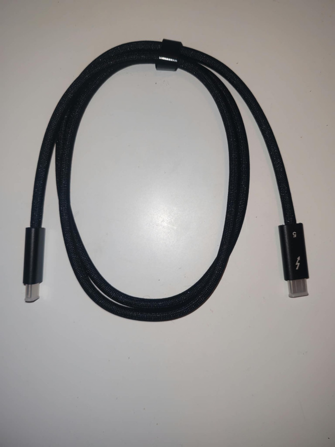 Thunderbolt 5 -kaapeli (1m) - 16K / 60Hz 120 GB/S 240W musta