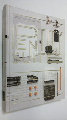 Identity Suite : visual identity in stationery