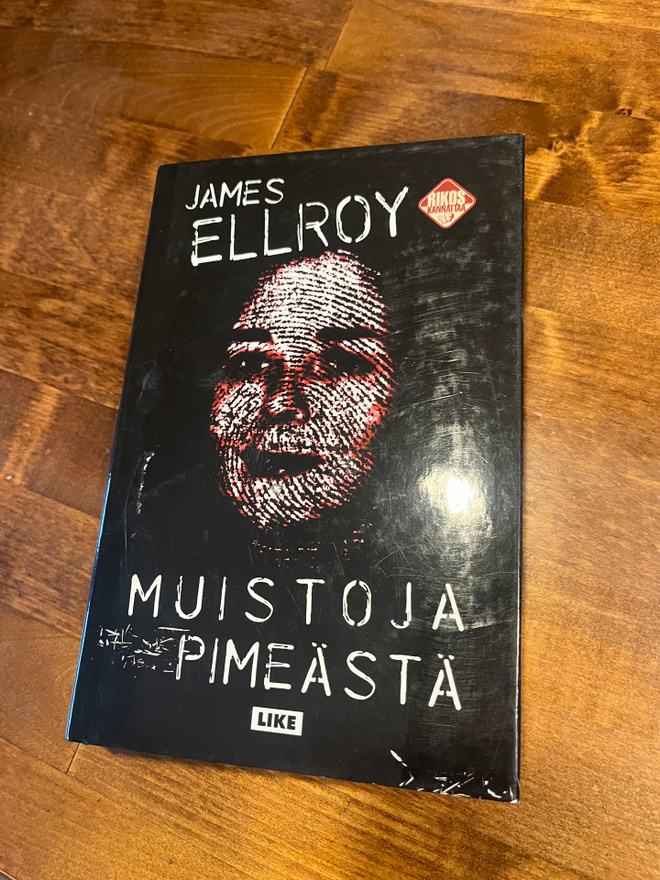 James Ellroy - Muistoja pimeästä  Sid. v.2003
