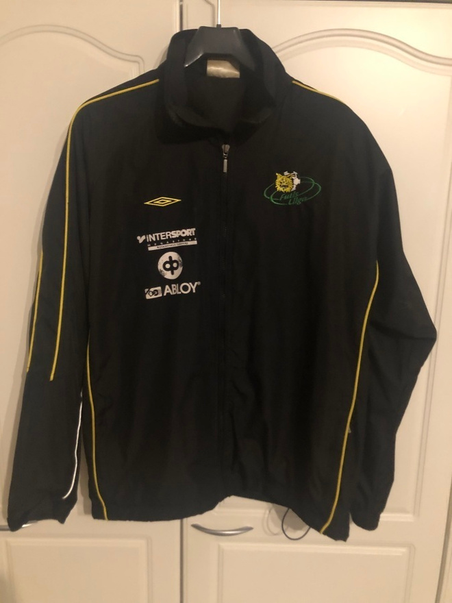 Tuulitakki: Ilves Futis-Liiga. Koko:L.