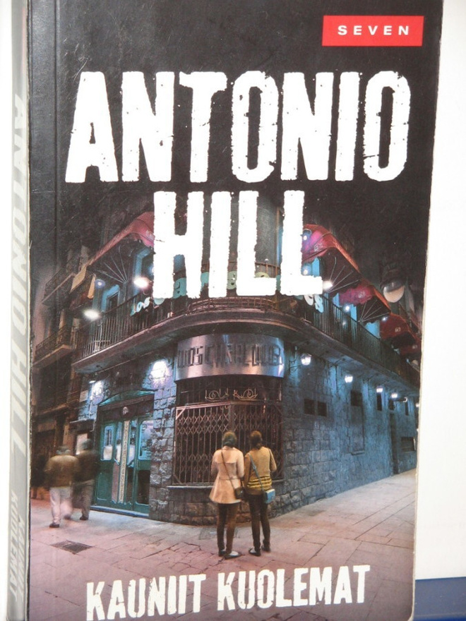 Antonio Hill : KAUNIIT KUOLEMAT