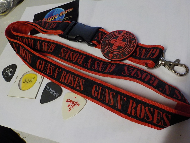 GUNS N ROSES AVAINNAUHA + 4KPL PLEKTROJA