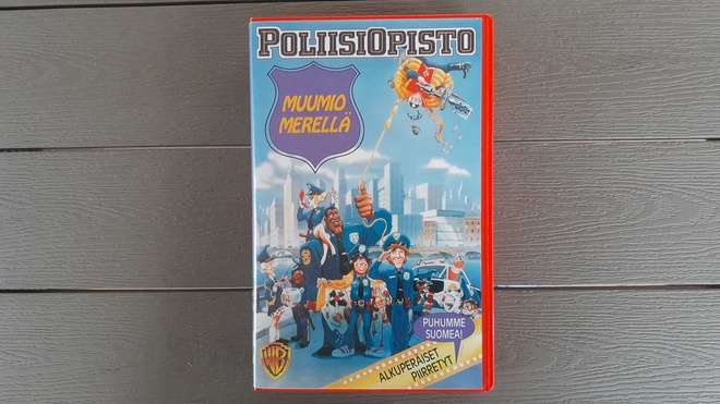 VHS: Poliisiopisto 2 - Muumio Merellä (1993)