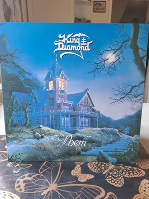 King diamond them