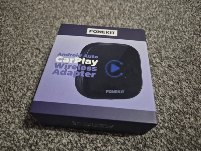 FoneKit Android Auto / CarPlay -langaton adapteri