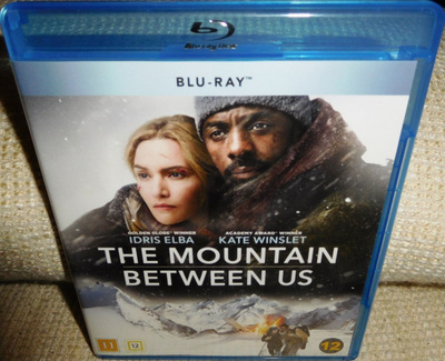 Mountain Between Us Blu-ray