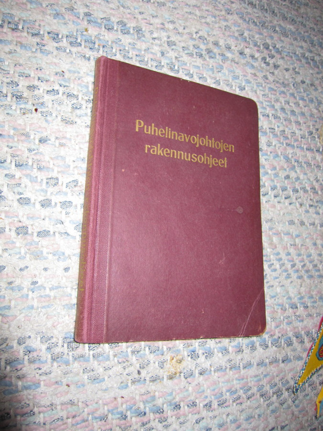 PUHELINAVOJOHTOJEN RAKENNUSOHJEET