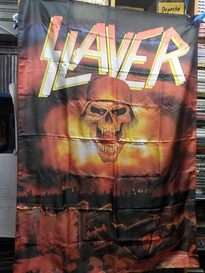 SLAYER SEINÄLIPPU