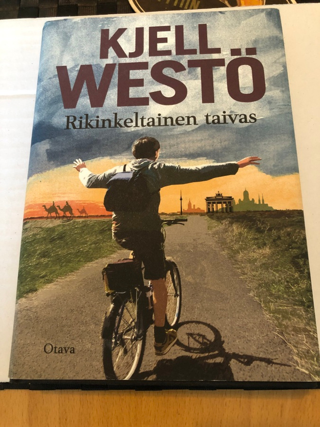 Kjell Westö: Rikinkeltainen taivas. 2017. 1.p.