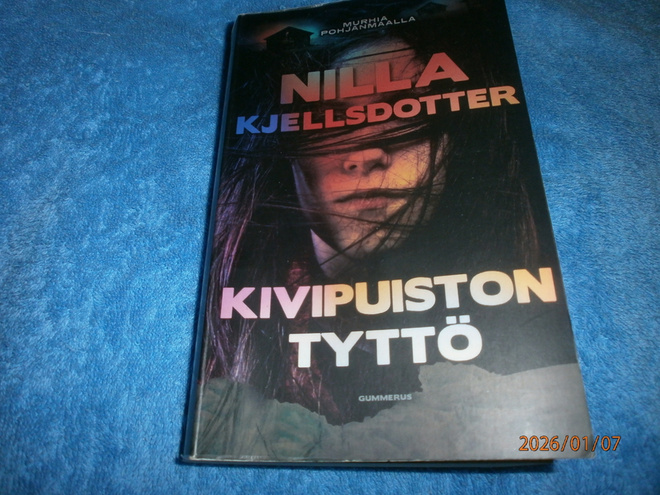 NILLA KJELLSDOTTER - KIVIPUISTON TYTTÖ