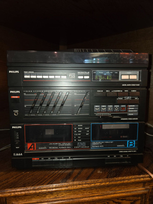 Philips vintage stereokeskus / levysoitin