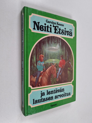 Carolyn Keene : Neiti Etsivä ja lentävän lautasen arvoitus