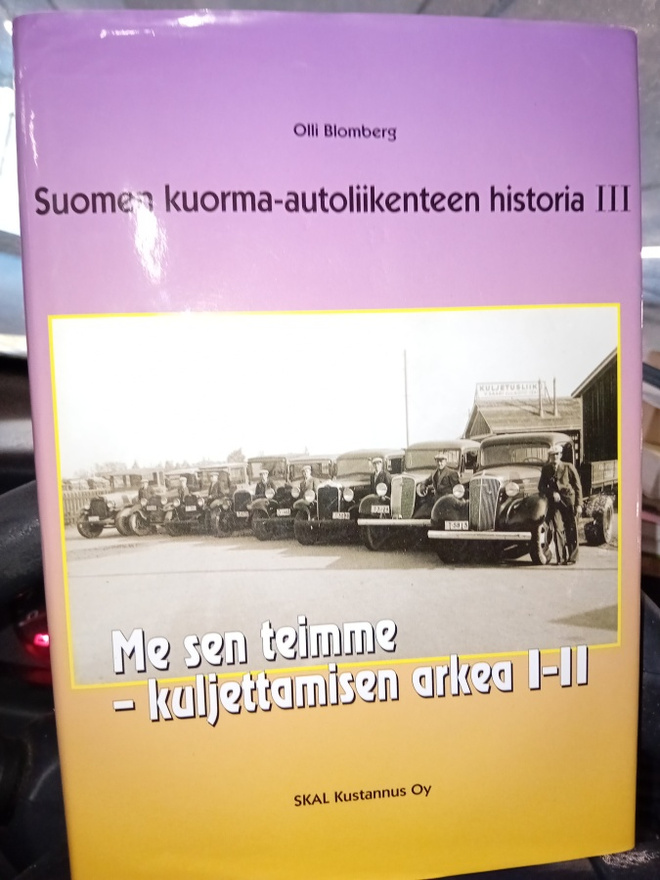 Blomberg  : Suomen kuorma-autoliikenteen historia III