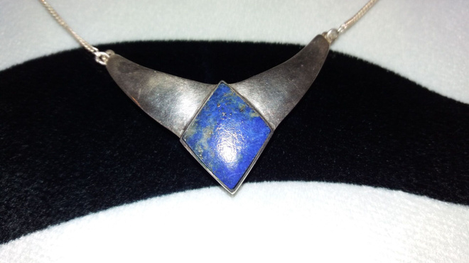 Hopea lapis lazuli kivi riipus kaulakoru kääty