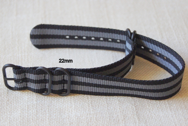 Nato " Bond" 22mm ranneke mustilla soljilla