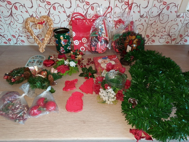 Joulukoristeita iso määrä (30kpl)