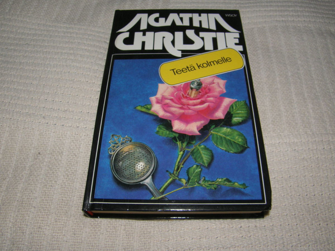 Agatha Christie Teetä kolmelle  -sid