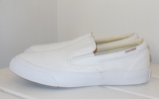 31 (31,5) - Converse valkoiset slip on tennarit * UUDET