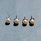Hopeiset helmikorvakorut, 4mm - pikkukuva 1