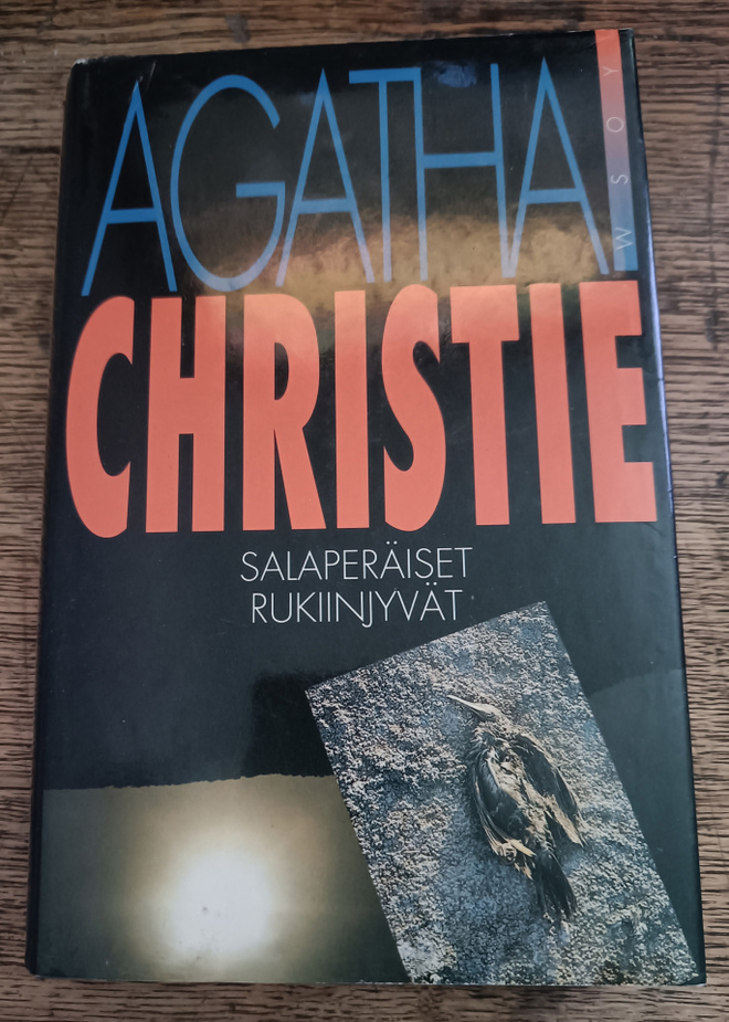 Agatha Christie: Salaperäiset rukiinjyvät