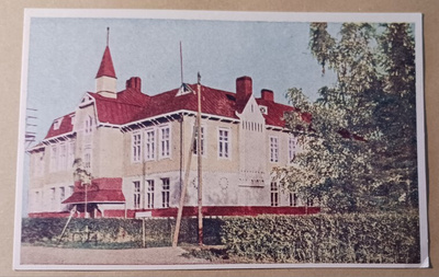 Forssa, Yhteiskoulun rakennus, takana vaakuna, ei p.